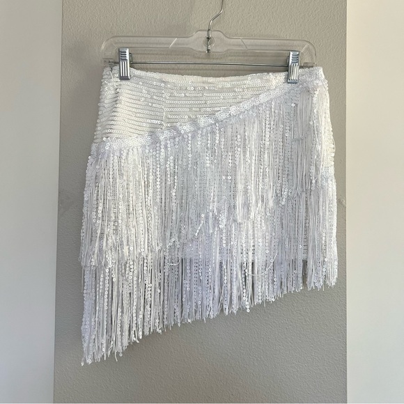Superdown Akira Fringe Mini Skirt – Sequin Fringe Micro Mini - White - Size XS - Picture 6 of 11